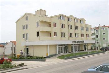 Hotel Rotondo Seget Donji
